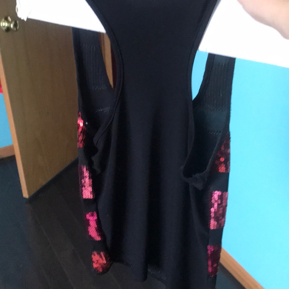 Top - Picture 2 of 2